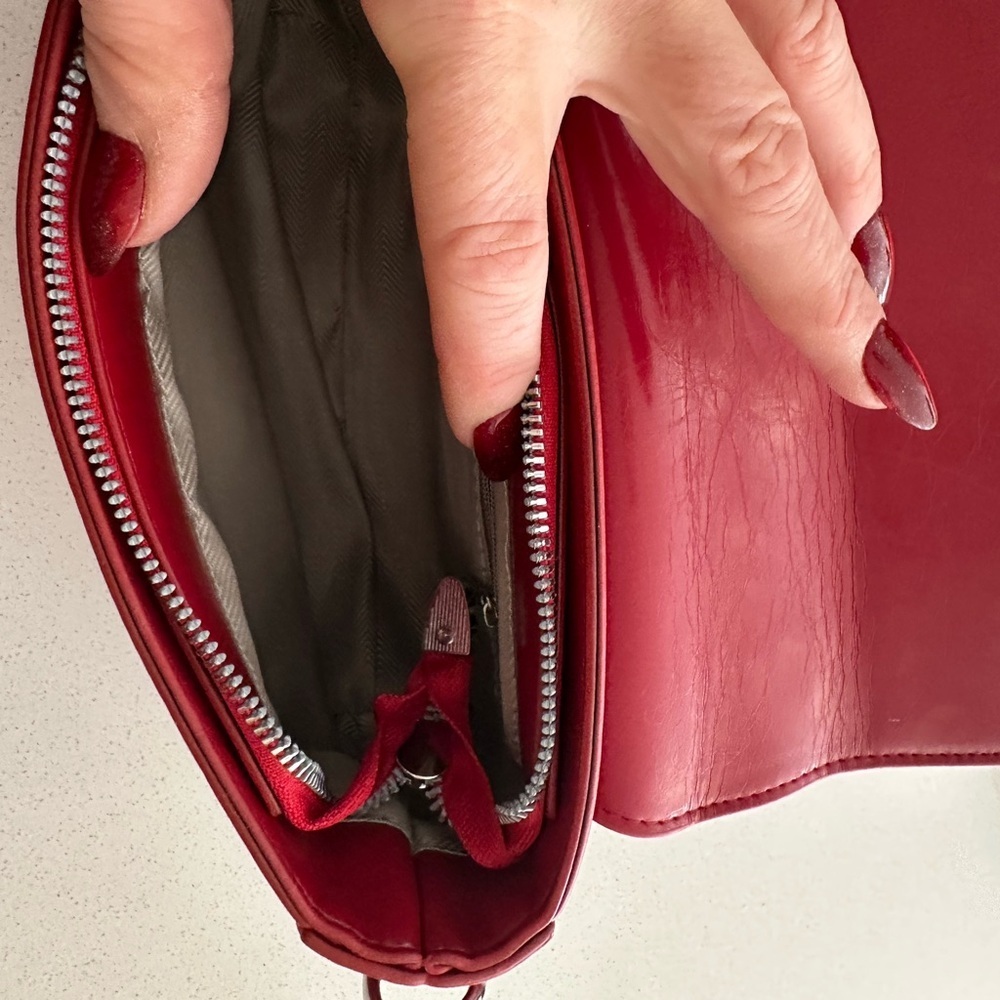 BOUTIQUE RED PURSE - Picture 6 of 10